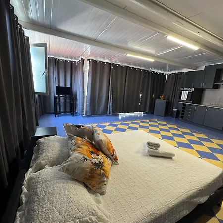 Hostel House Mariona *