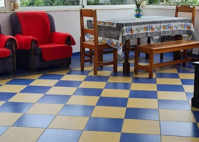 אכסניה House Mariona קמיניה