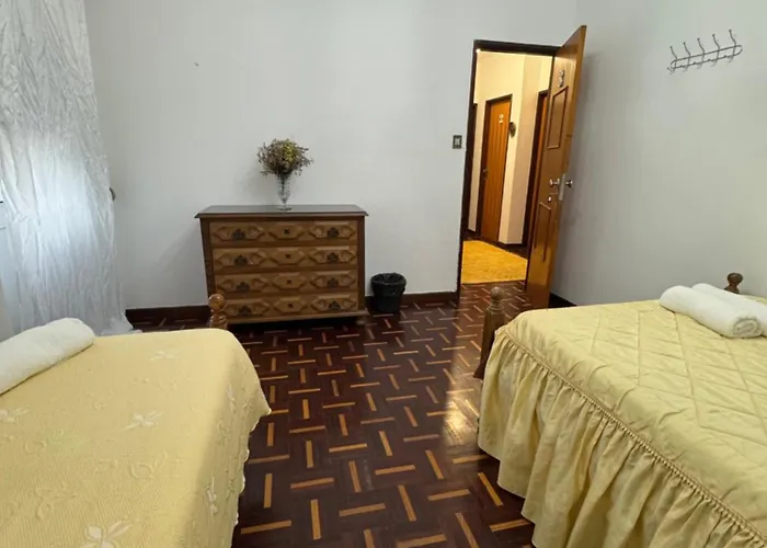 אכסניה House Mariona *