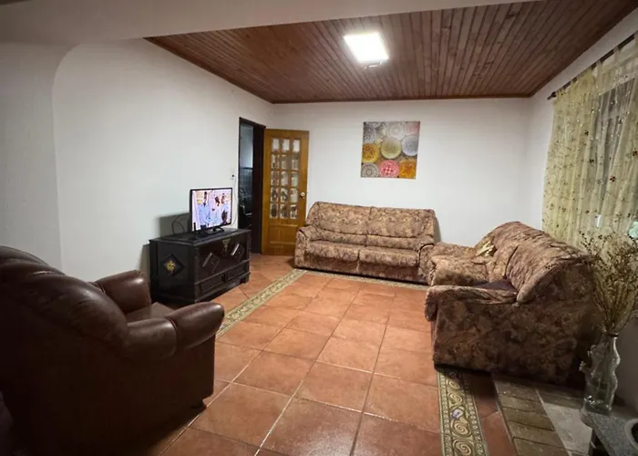 אכסניה House Mariona קמיניה